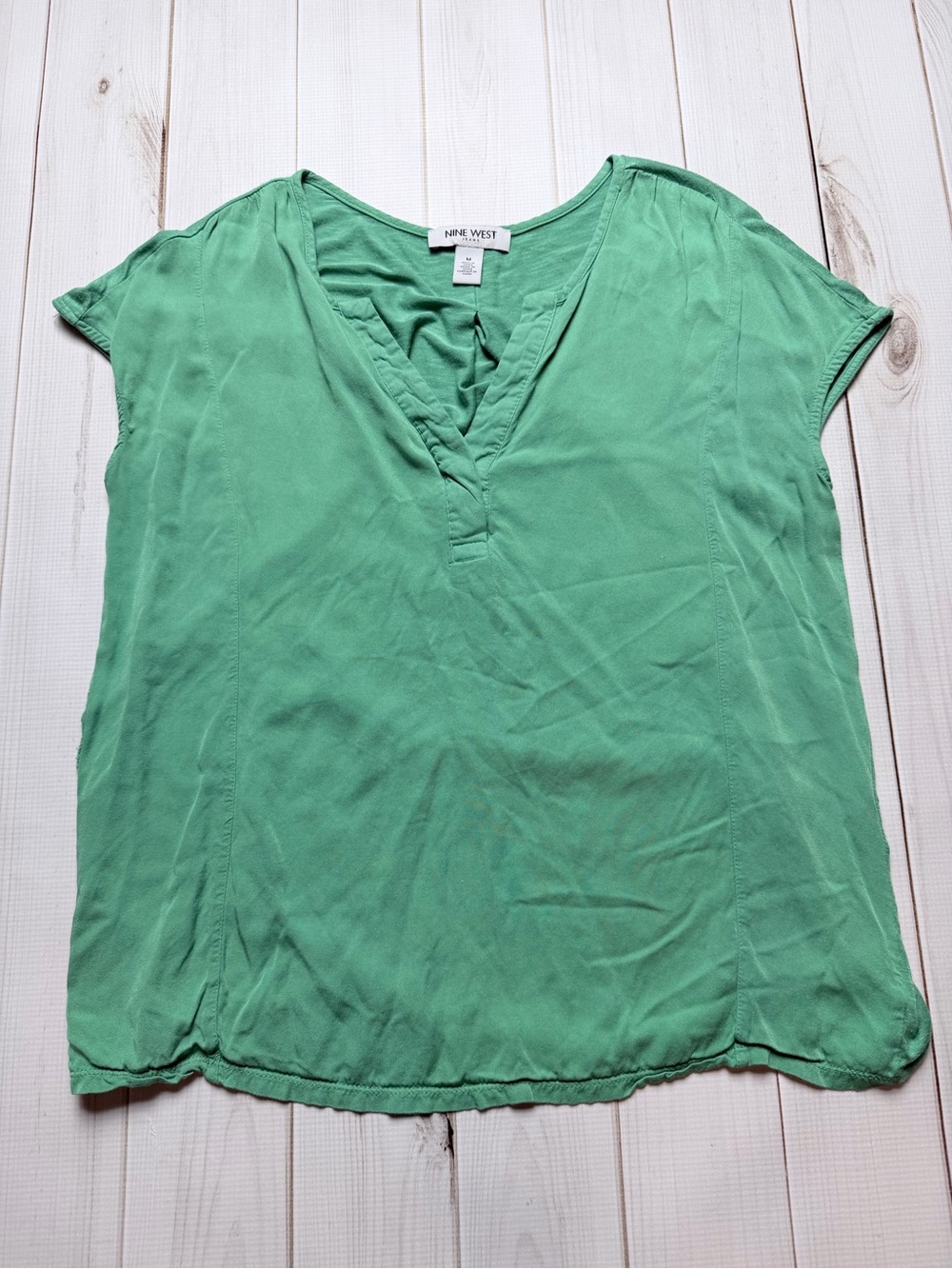 Nine West Mint Green V-Neck Short Sleeve Blouse